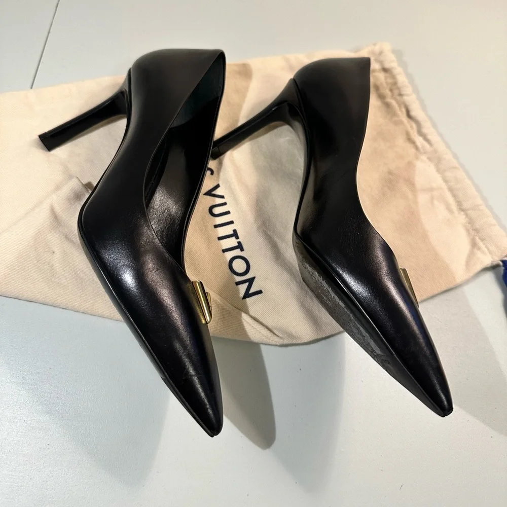 Authentic Louis Vuitton Black Calfskin Leather Heartbreaker Pointed Toe Pumps 36 - Picture 8 of 15